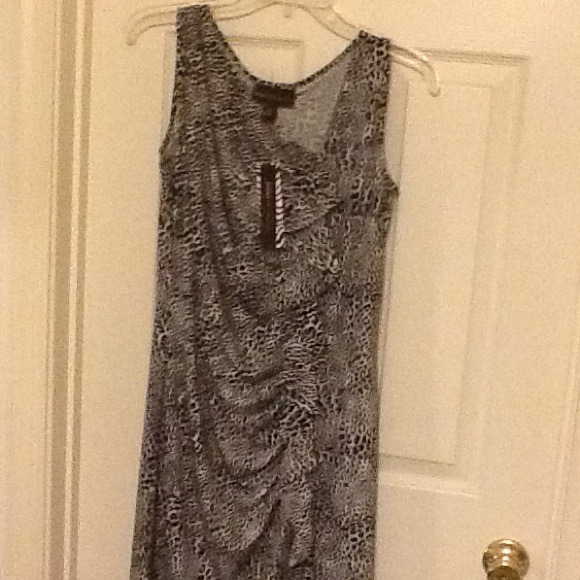Dress - Picture 3 of 3