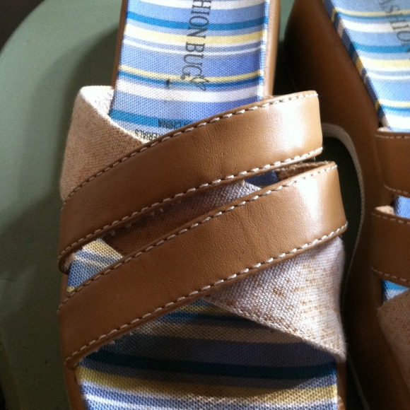 Sandals - Picture 2 of 3