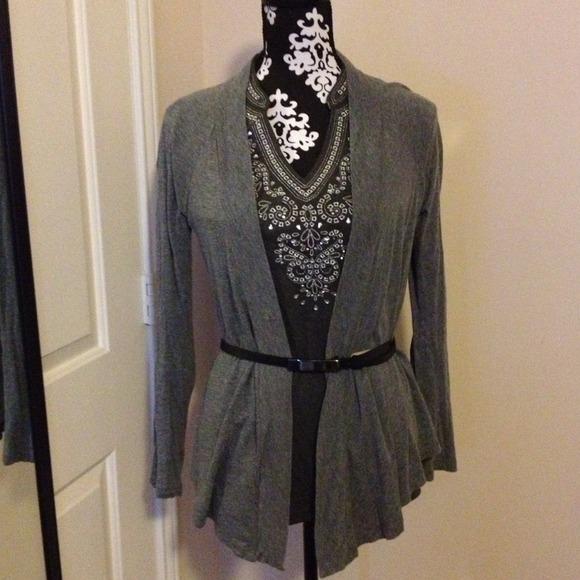 Bundle🌻-Embellished Tunic, Tie Tahari Top and Tee