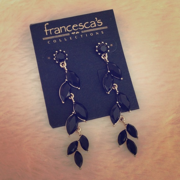 Jewelry - ❌Bundled❌NWT: Black and gold wreathed earrings