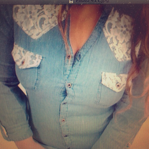 Tops - NWOT🎉denim and lace button up and earrings bundle