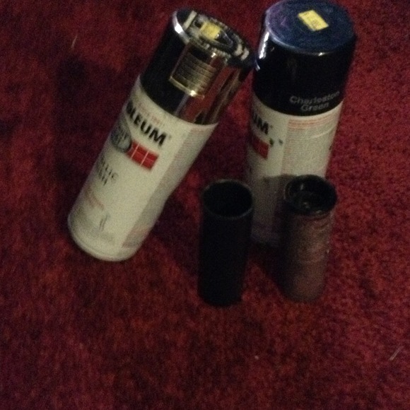Black Pegs,WhitePegs,Silver And Dark Green Spary