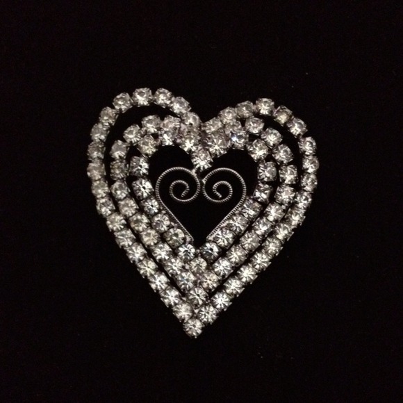 Cute heart pin