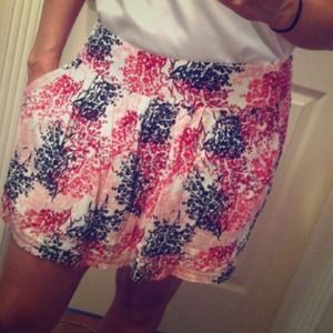 Necklace and skirt bundle