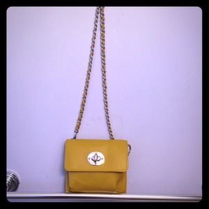 Mustard purse