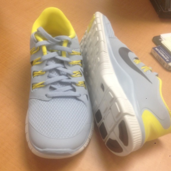 BRAND NWT Nike Free 5.0 size 6.5