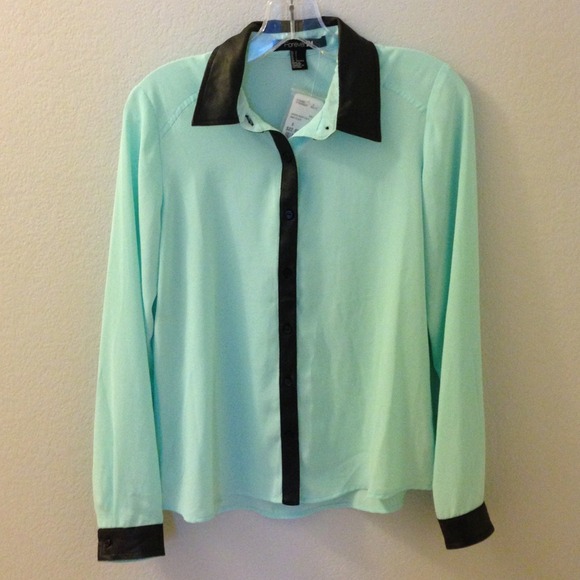 **SOLD** Mint chiffon button up