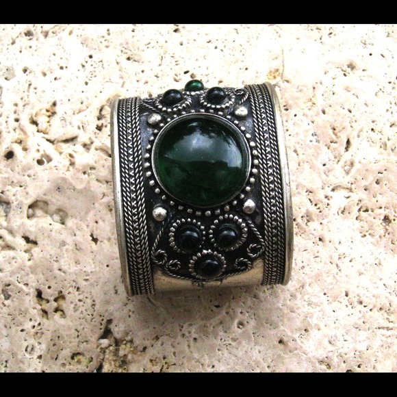 Wrist cuff