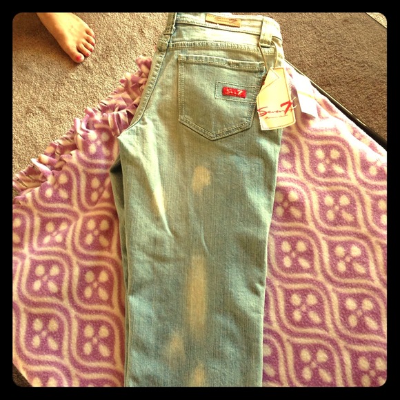 Seven7 Jeans