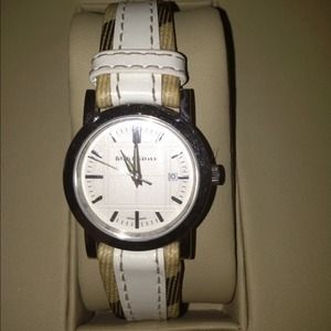 🚫SOLD🚫Burberry whatch(auth)