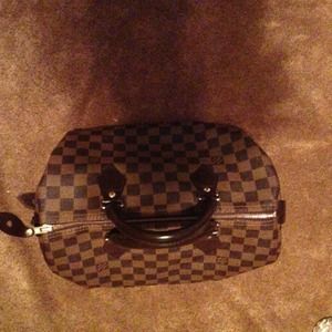 Authentic Louis Vuitton Damier Speedy