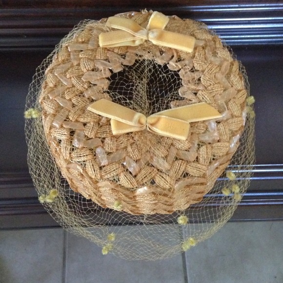Vintage woven hat with yellow velvet detail & veil - Picture 1 of 4