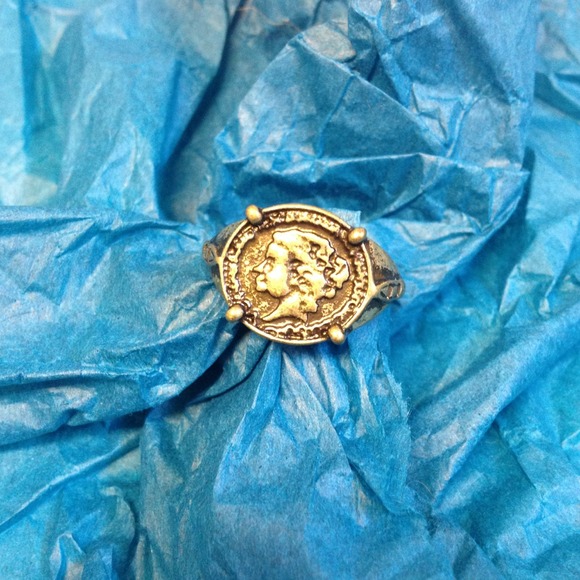 Cool vintage looking ring!