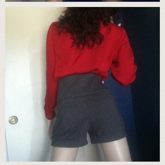 ❌🚫 SOLD in a bundle 🚫❌ Red Dressy Shirt - Picture 2 of 3