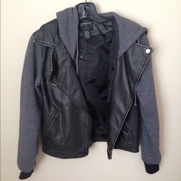 🚫SOLD in bundle 💕 NWOT Stüssy Jacket! 💕