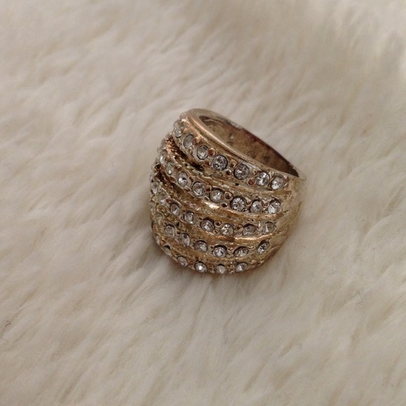 ❌SOLD❌5 layered crystal ring - Picture 2 of 4