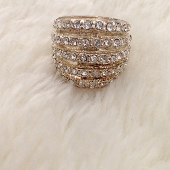 ❌SOLD❌5 layered crystal ring - Picture 4 of 4