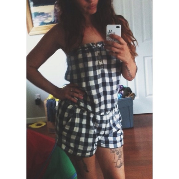 SOLD⭐🌿🌙checkered romper.