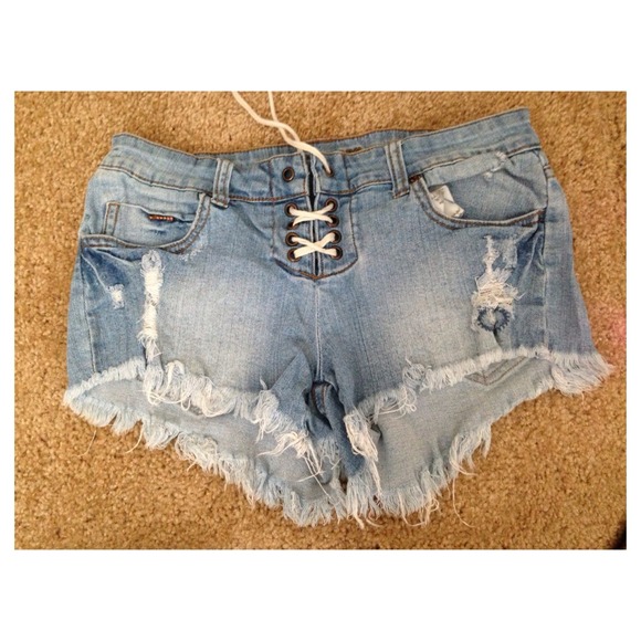 ✨ Billabong shortie shorts in Reckless fit 🙊
