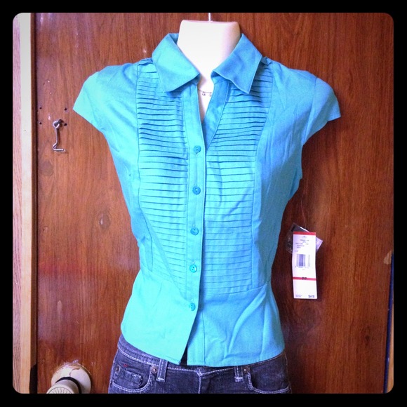 Short sleeves shirt