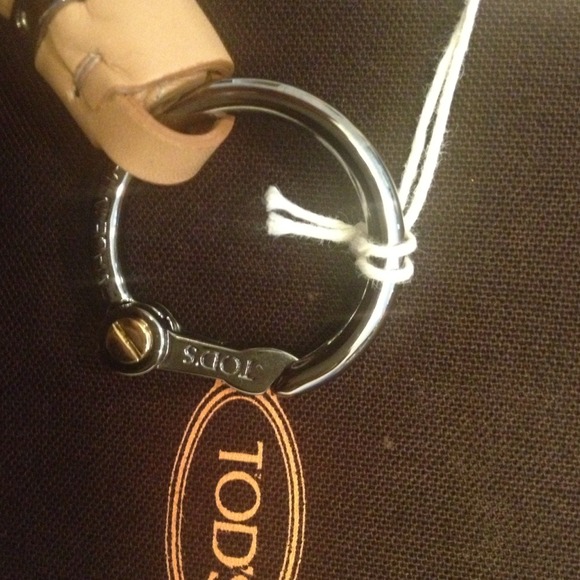 👣Tods👣Key Ring - Picture 2 of 3