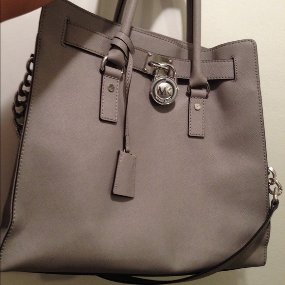 ❤️No Longer Avail❤️ Authentic MK purse and wallet - Picture 3 of 4