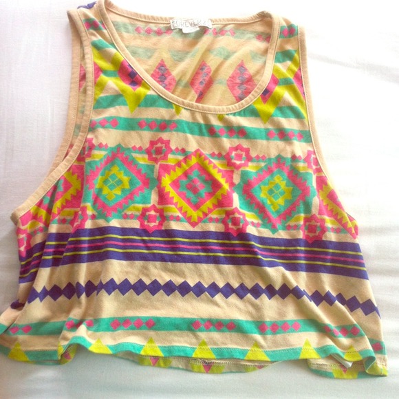 crop top.