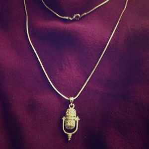 White Gold necklace with mic pendant!