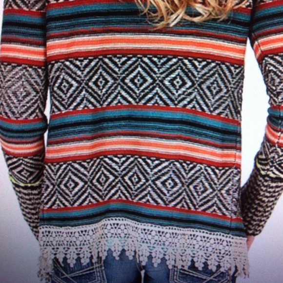 BKE Gimmicks sweater - Picture 2 of 2