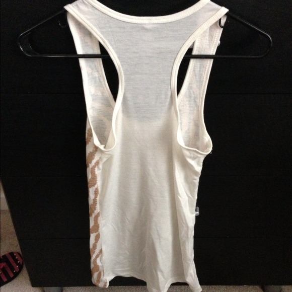 🚫Sold🚫Cute Tank - Picture 3 of 3