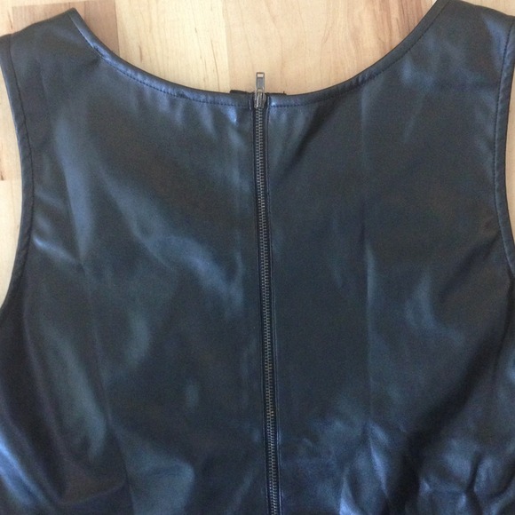 X SOLD X Faux leather peplum top - Picture 3 of 3