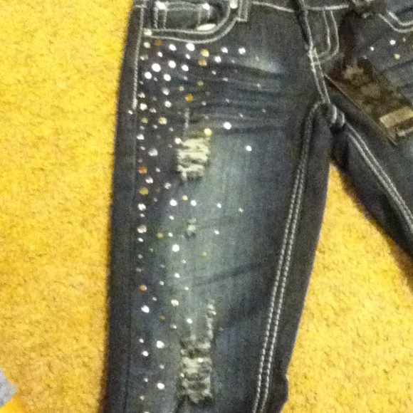 Jeans - Picture 2 of 3