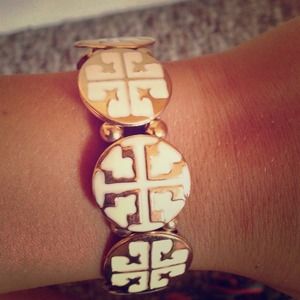 White and gold Tory burch bracelet!