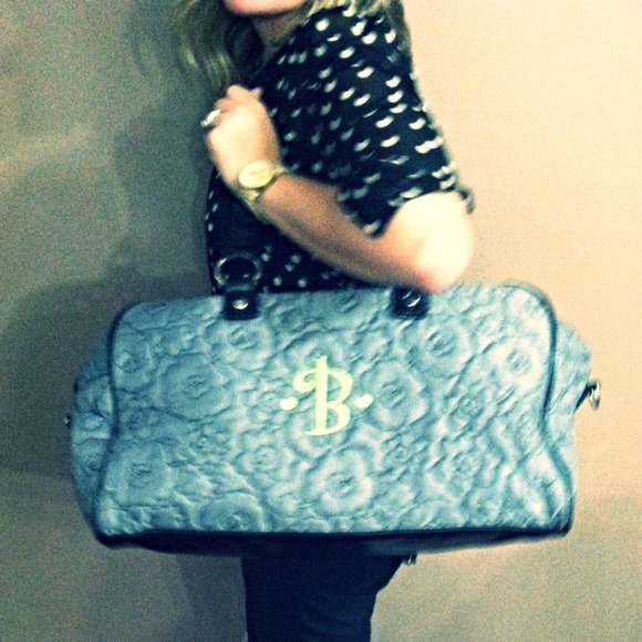 *SOLD IN BUNDLE!* 31 'City Weekender' bag