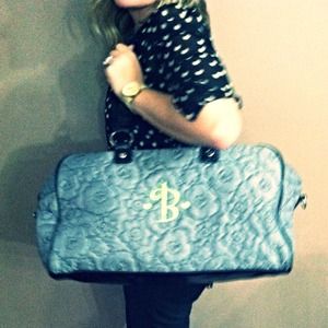 *SOLD IN BUNDLE!* 31 'City Weekender' bag