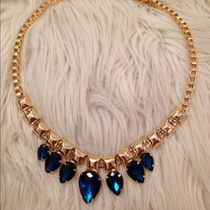 Blue or green rhinestone necklace