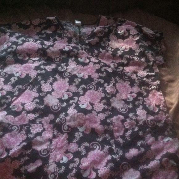 Scrub top