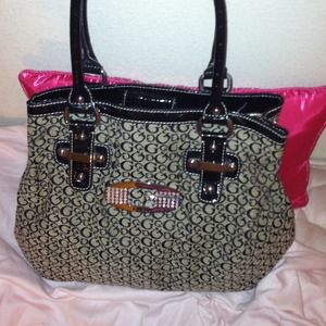 Authentic Guess purse! 💕