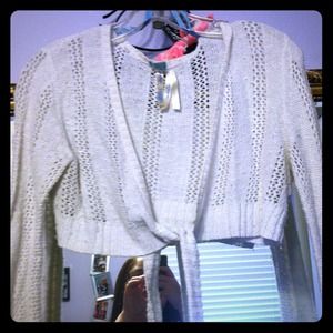 SOLD IN BUNDLE~~White knit crop sweater