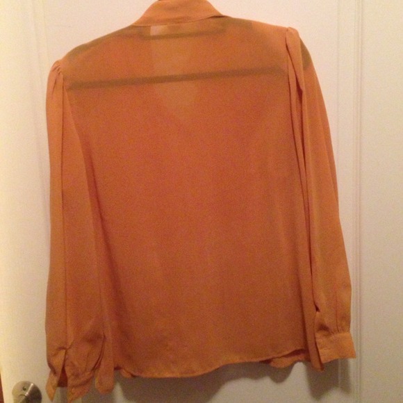 ❤️HP❤️Fabulous vintage mustard blouse - Picture 2 of 4