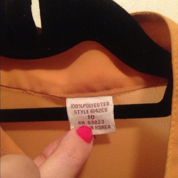 ❤️HP❤️Fabulous vintage mustard blouse - Picture 3 of 4