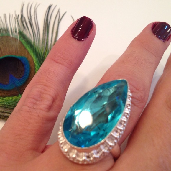 💙💙Size 8 blue created topaz ring