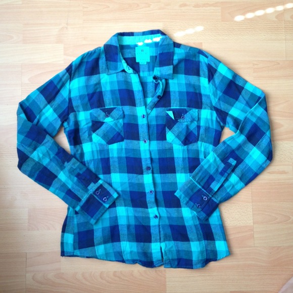 PacSun Tops - NWOT PacSun Plaid Blue Flannel