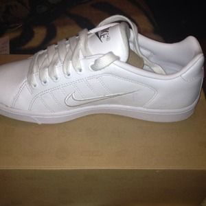 Nike sportswear/mark down