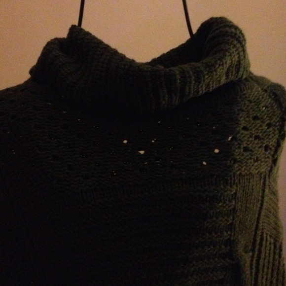 Hunter Green Sweater - Picture 2 of 3