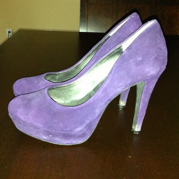 Jessica Simpson purple pumps