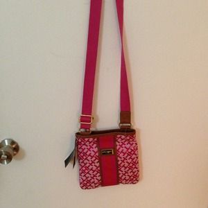 Tommy Hilfiger cross body bag