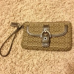 coach wallet/wristlet