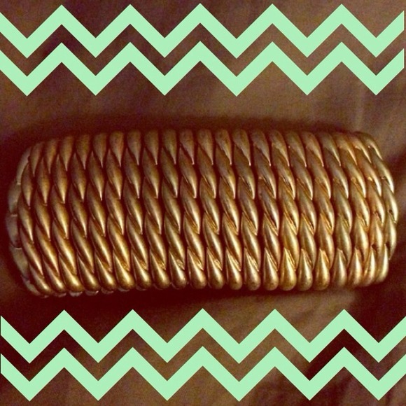 Chunky gold tone bracelet