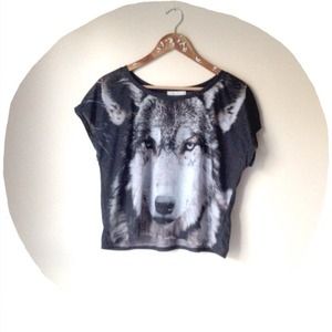 ❌Bundled❌Wolf shirt sz M forever 21 like new